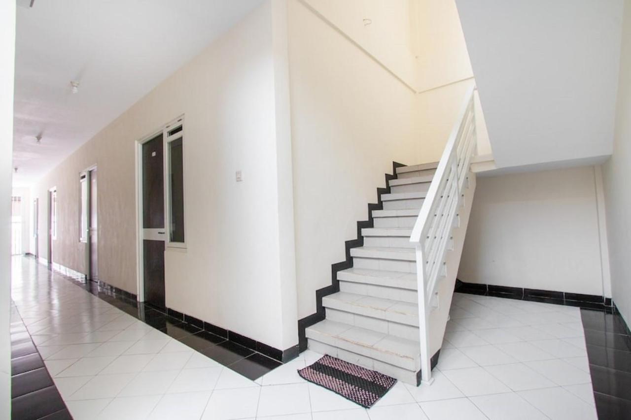 Syariah Cozy Residence Маланг Екстериор снимка
