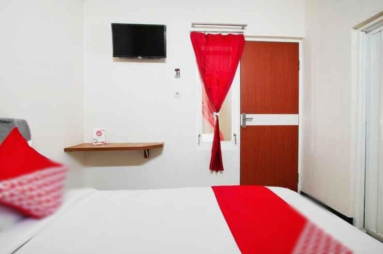 Syariah Cozy Residence Маланг Екстериор снимка